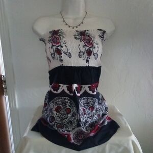 Floral Strapless Blouse with Black and Red Accents Size Small